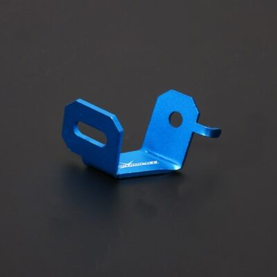 c86c6f5b2d9e78179523691bbbae8294e1bf9f8b_201887846408C46W40MD.jpg Suporte nivelamento de faróis lado traseiro Suzuki Swift